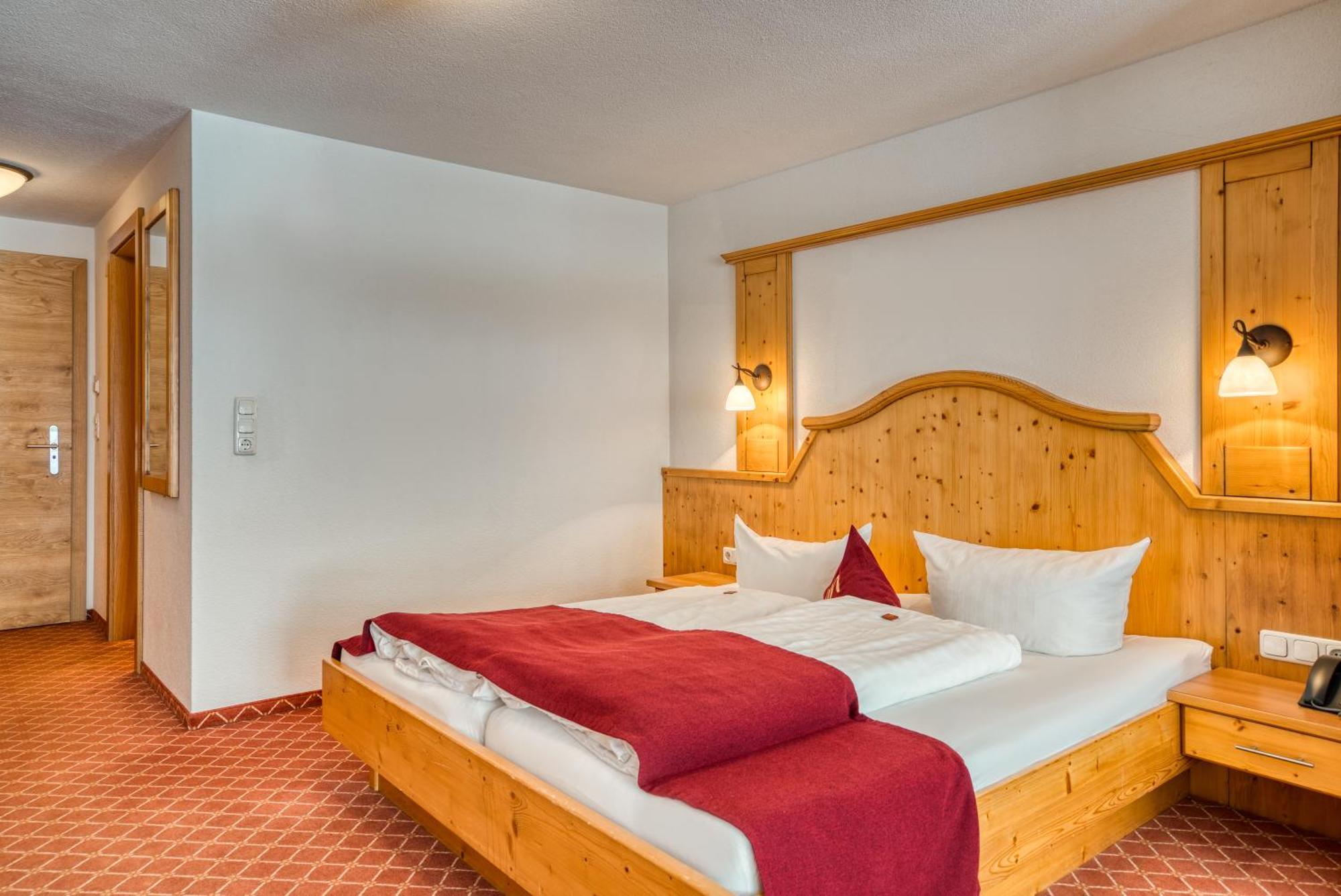 Mallaun Hotel.Erlebnis See Bagian luar foto